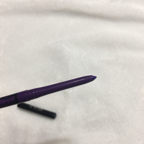 Kat Von D everlasting Lip liner color Roxy and color Coven  0.25g - Picture 5 of 9